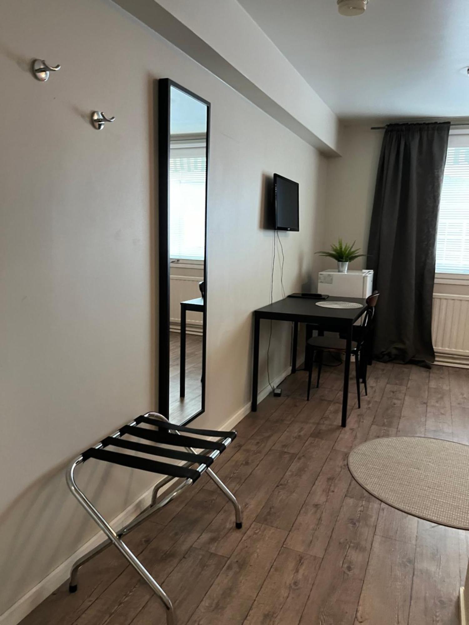 Hotelli Keskipiste Kärsämäki Extérieur photo